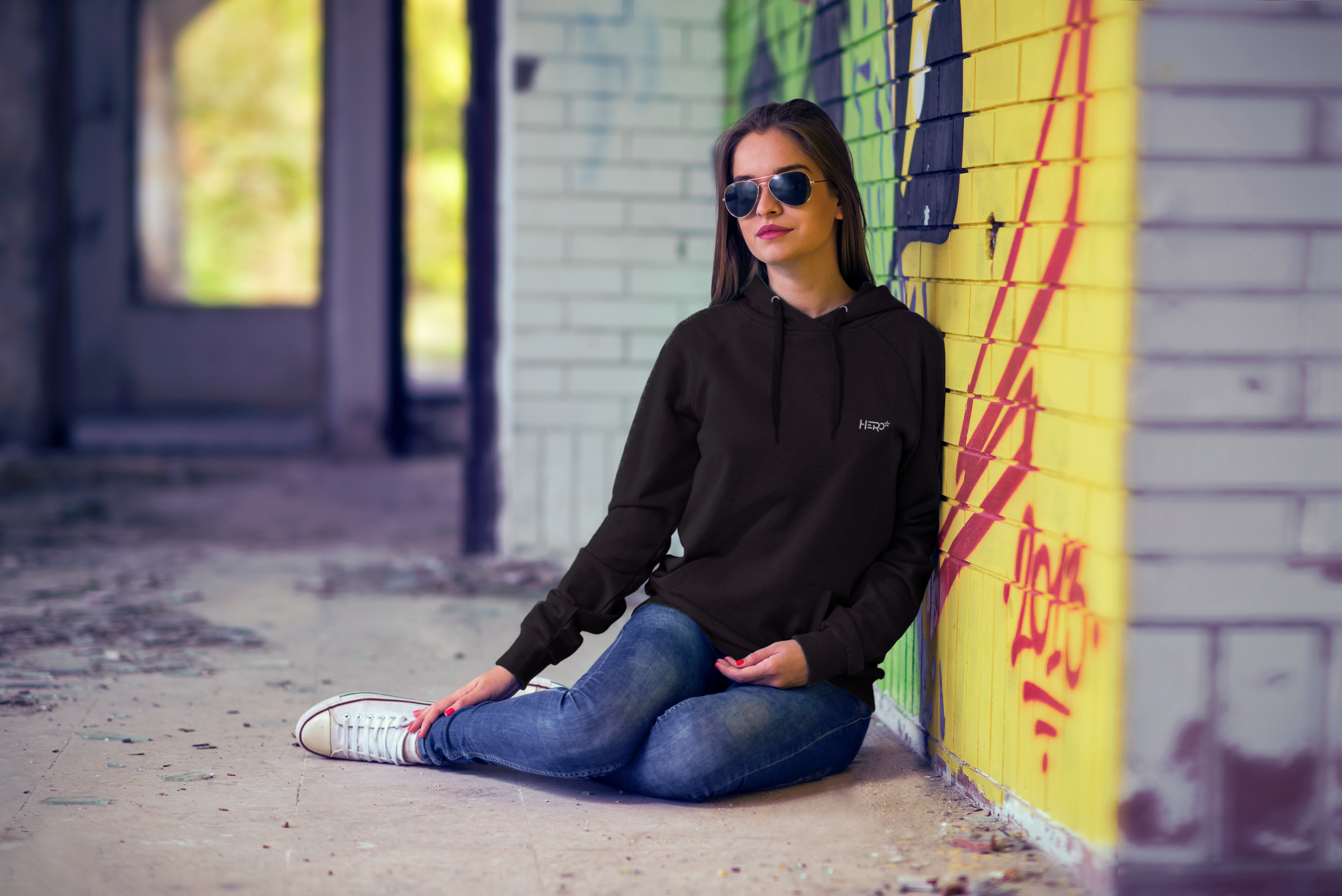 m2_heromaleblack_woman